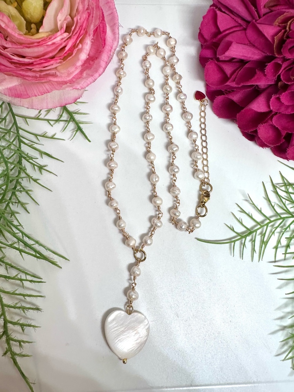 NEW⚜️Freshwater Pearl Beaded Shell Heart Charm Necklace - Picture 3 of 9